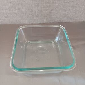 Pyrex #8704 Clear Glass 4 cup 950 ml Square Baking Casserole Roasting Dish